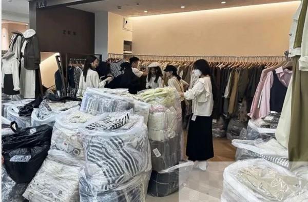 中国服装第一街竟直接“入秋”了